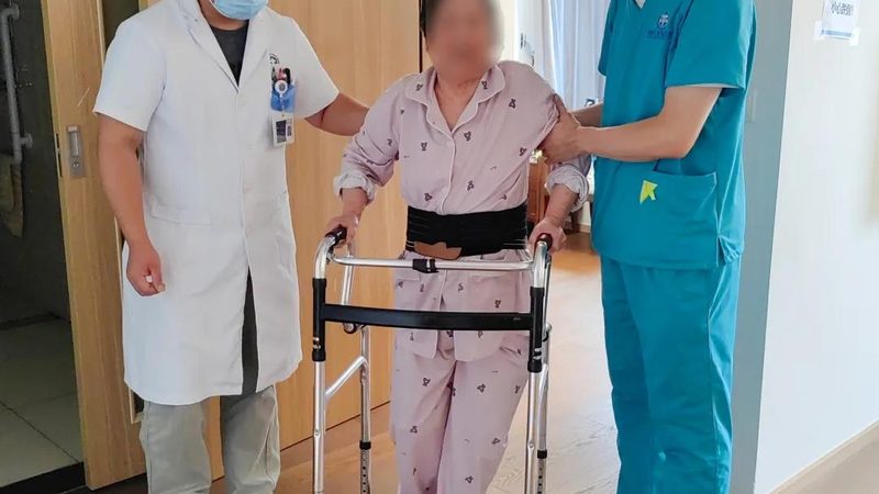 在考虑养老院入住条件时，护理质量是至关重要的。以下是一些衡量护理质量的指标：