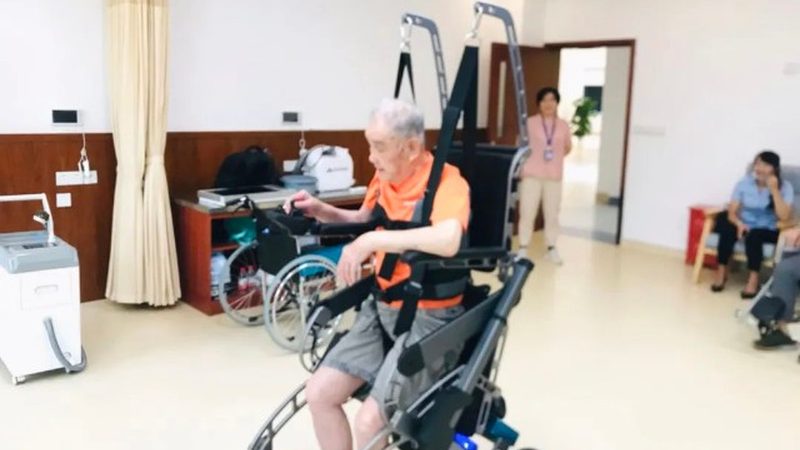 失能老人护理加盟，如何选择优质机构？**